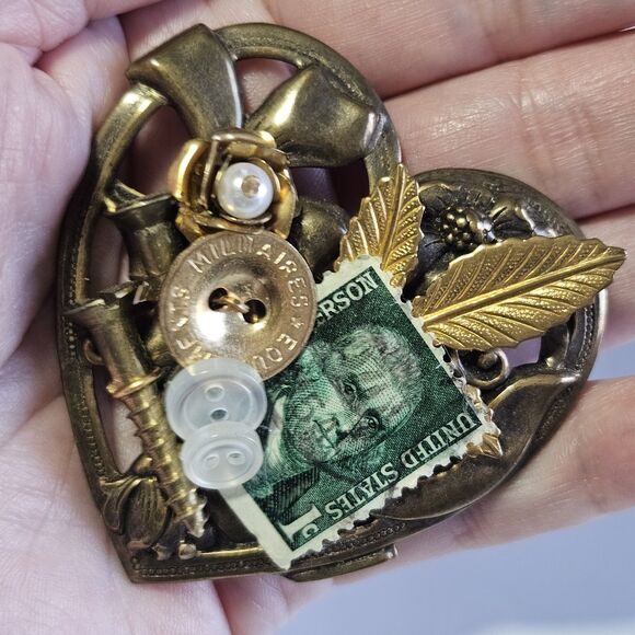 OOAK VINTAGE HEART TRAMP ART FOLK ART BROOCH PIN VERY UNIQUE - Picture 1 of 9